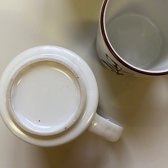 Vintage Stoneware Mug with Floral 70s Design Set - Picture 4 of 7